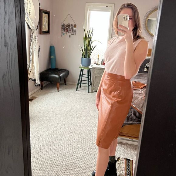 Handmade in Spain, Leather Set, with silk lining and heart details - Picture 8 of 9